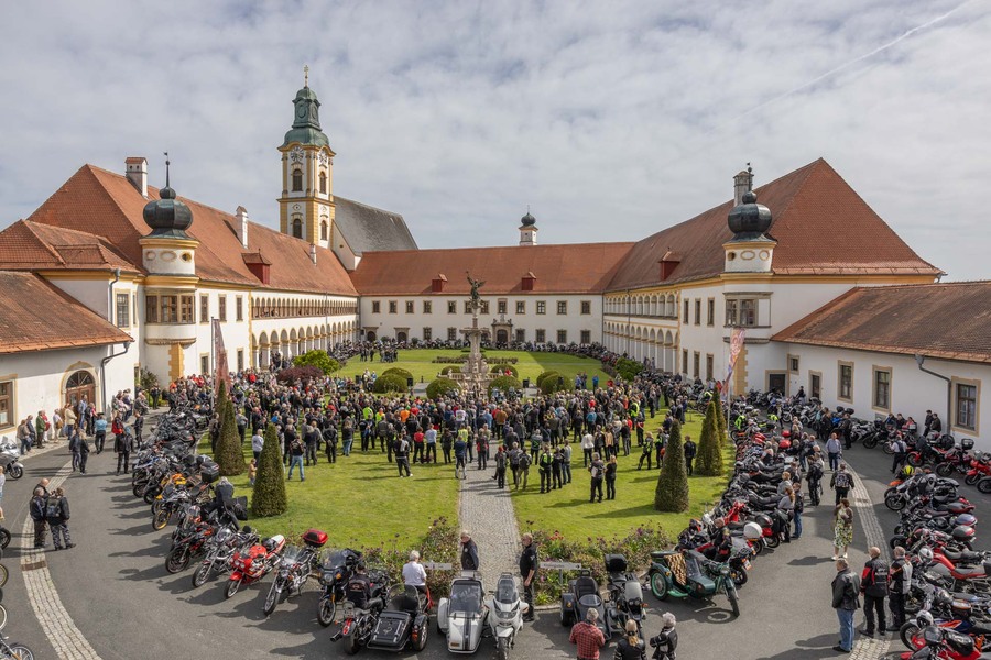 Am 28. April 2024 fand im Stift Reichersberg die 23. Bikerwallfahrt statt.